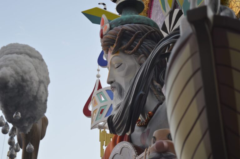 How to Experience Alicante’s Festivals Like a Local